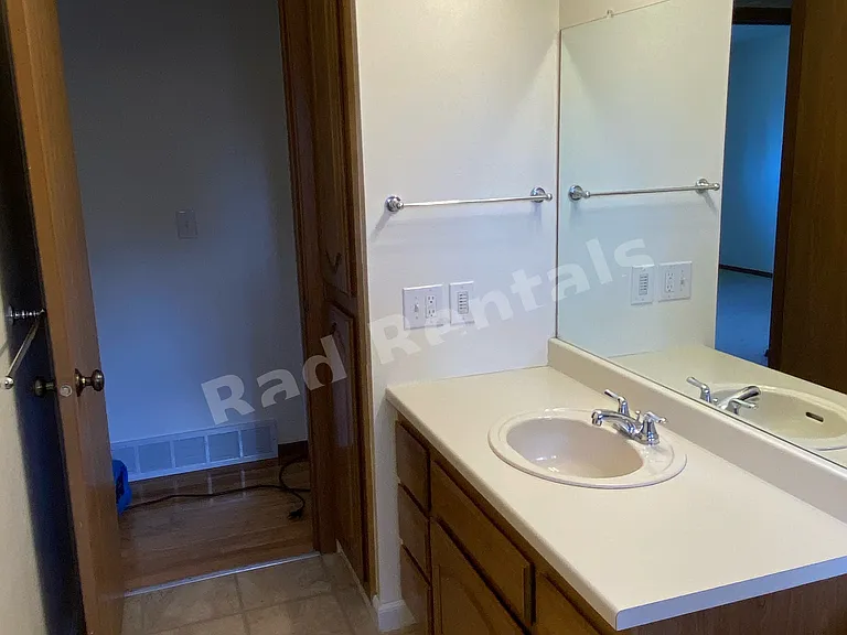 6721 N Stevens St — Photo 8