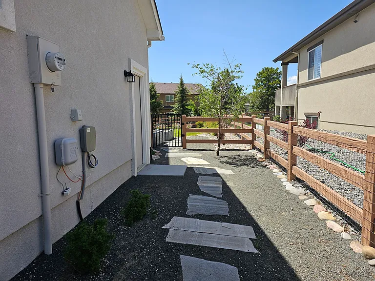 1853 Clayhouse Dr — Photo 4