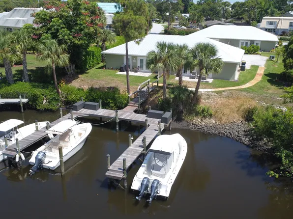 926 NW Spruce Ridge Dr, Stuart, FL 34994