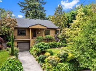 3216 NE Couch St, Portland, OR 97232