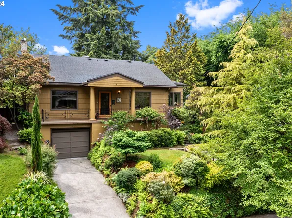 3216 NE Couch St, Portland, OR 97232