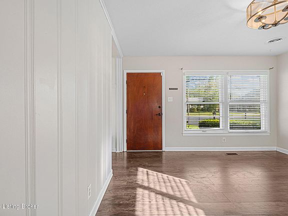 3rd image of 2817 Shannon Dr