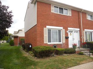 8268 Dartmouth Dr, Warren, MI 48093