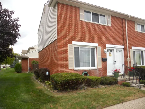 8268 Dartmouth Dr, Warren, MI 48093