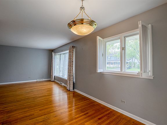 4th image of 2323 Clyde Ter