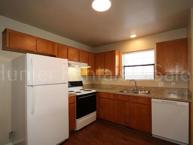 3904D Gus Dr — Photo 8