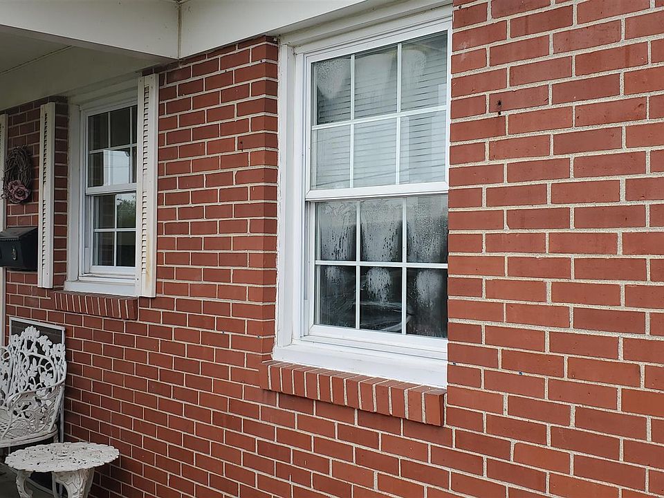 2nd image of 408 NE 3rd St
