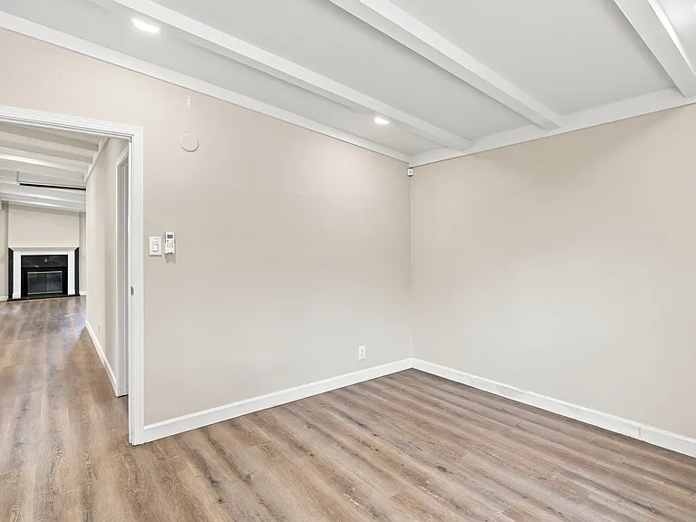 1398 McPherson St — Photo 22