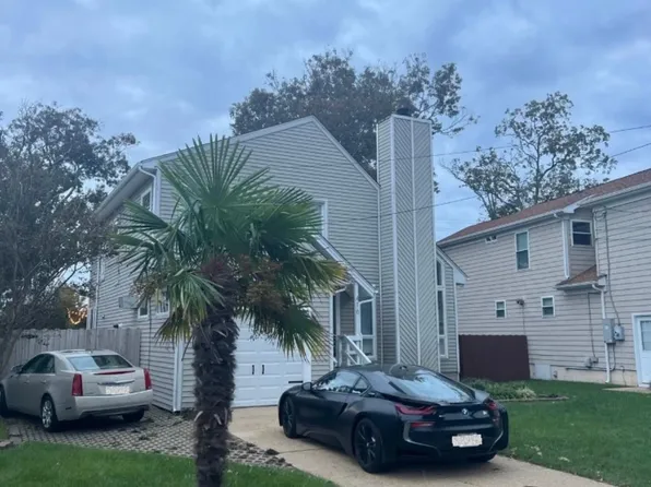 416 Pinewood Dr, Virginia Beach, VA 23451