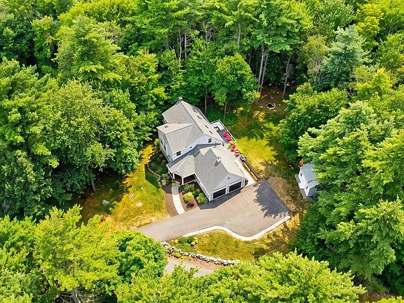 3rd image of 325 Belknap Mountain Road