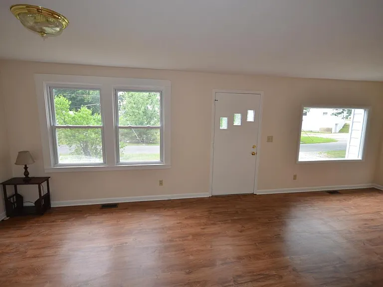 2699 Linwood Rd — Photo 13
