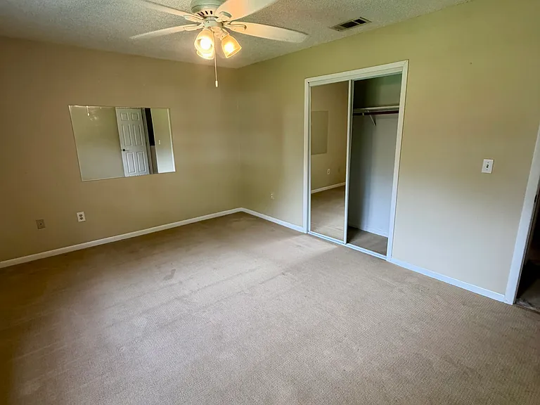 248 Oxford Ct — Photo 11