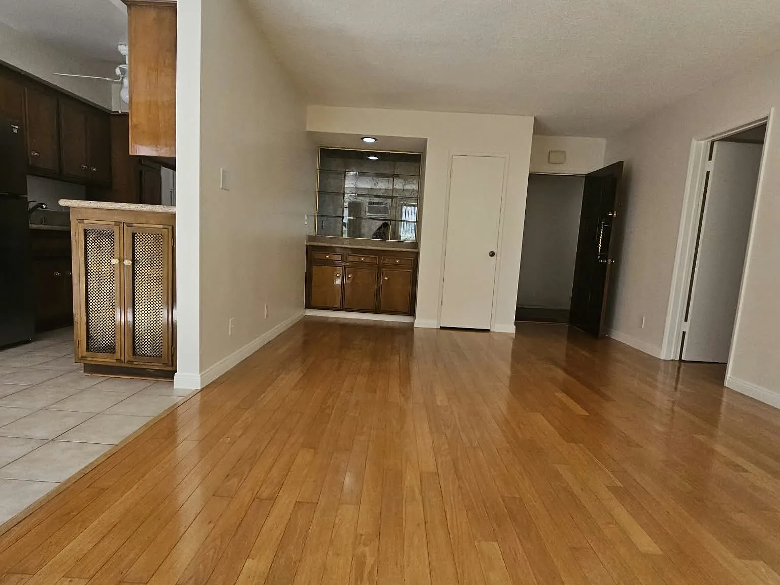 2 bed, 1100 sqft, $2,845 — Photo 3