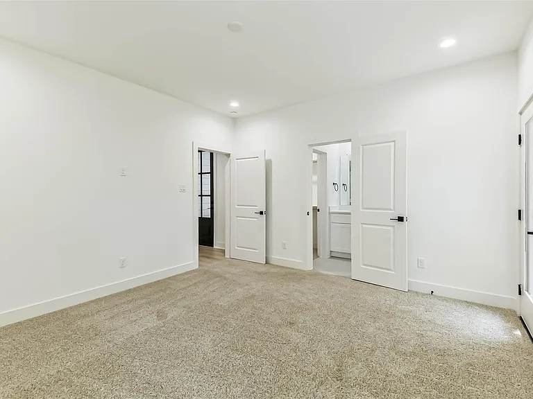 5703 Balbo St #F — Photo 8