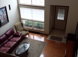 706 Legends Dr, Carol Stream, IL 60188