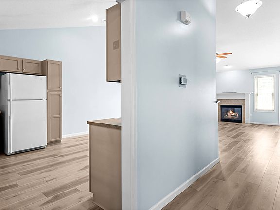 4th image of 15 Ashling Ct