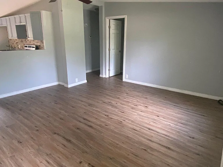 12270 NE 106th Ct — Photo 3