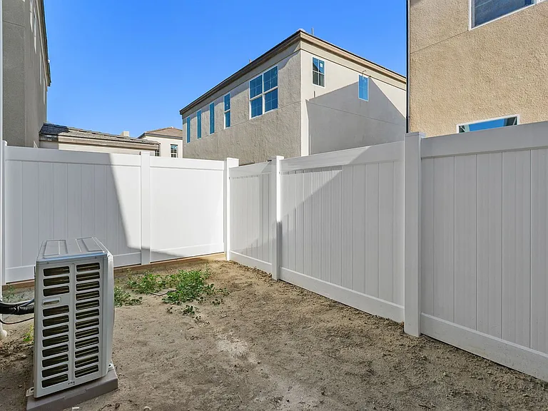 2638 E Lincoln Paseo — Photo 25