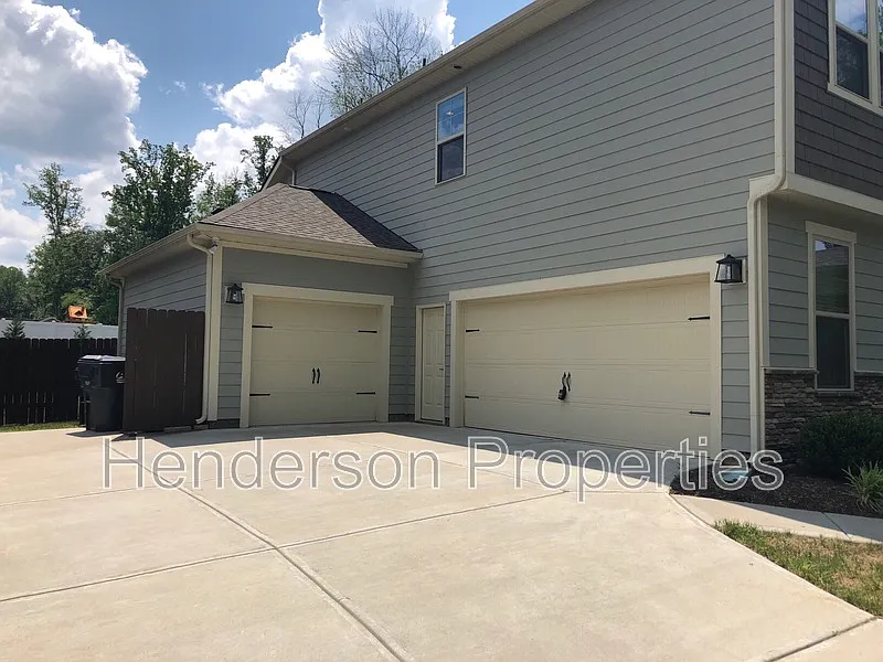 Vermillion — Photo 2
