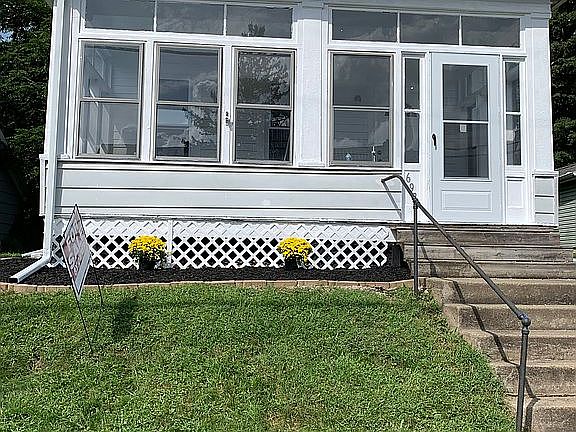 3rd image of 693 Washington St