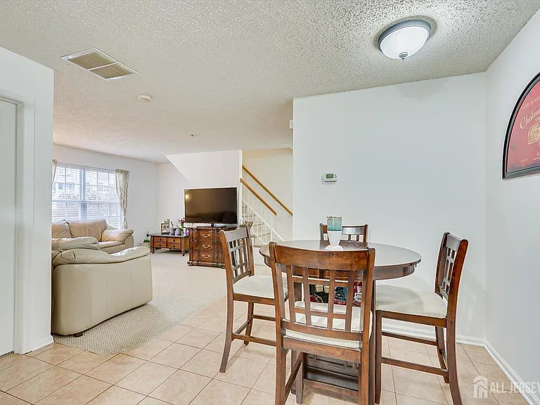 150 Prestwick Way — Photo 10