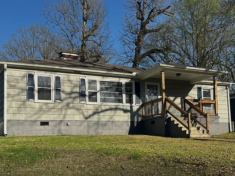 1838 Shade Ave — Photo 10