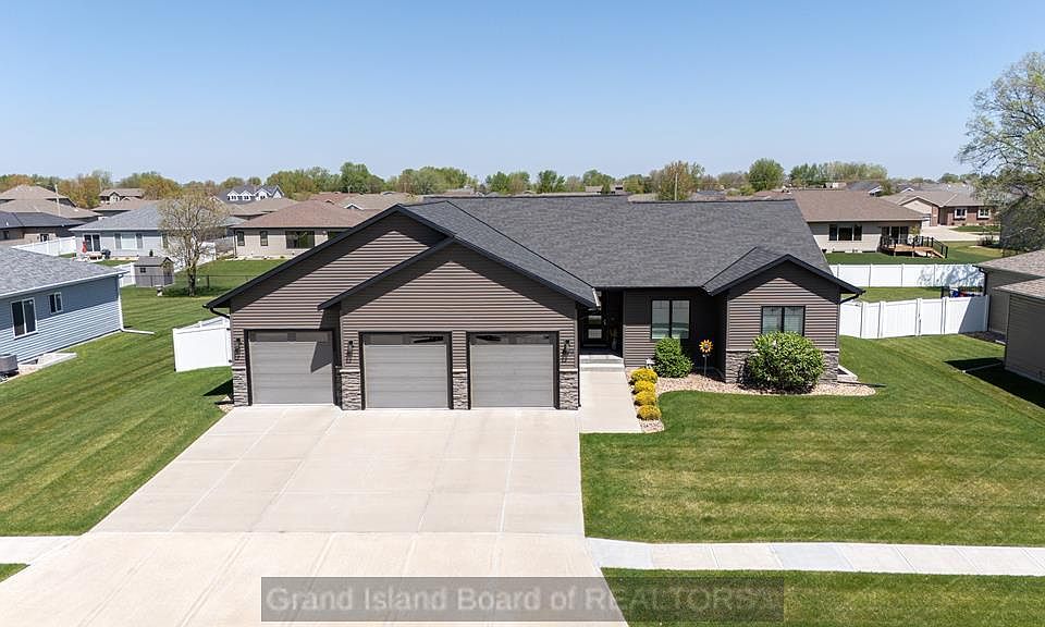 o o mi 4136 Michigan Ave, Grand Island, NE 68803 | Zillow