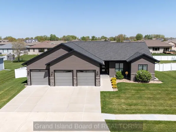 4136 Michigan Ave, Grand Island, NE 68803