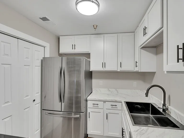 1808 State St #209 — Photo 3