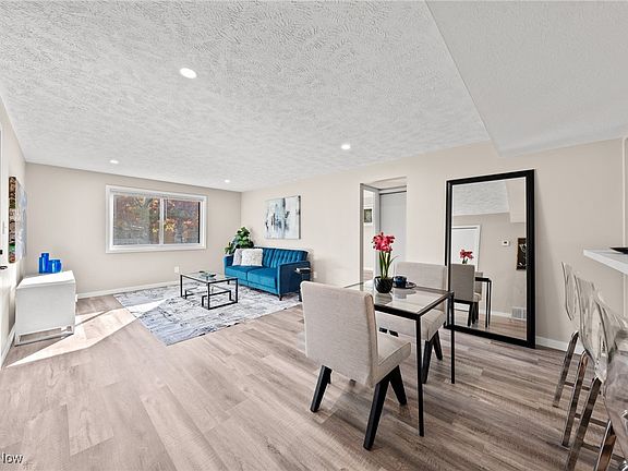 5th image of 21044 Southbend Cir #5