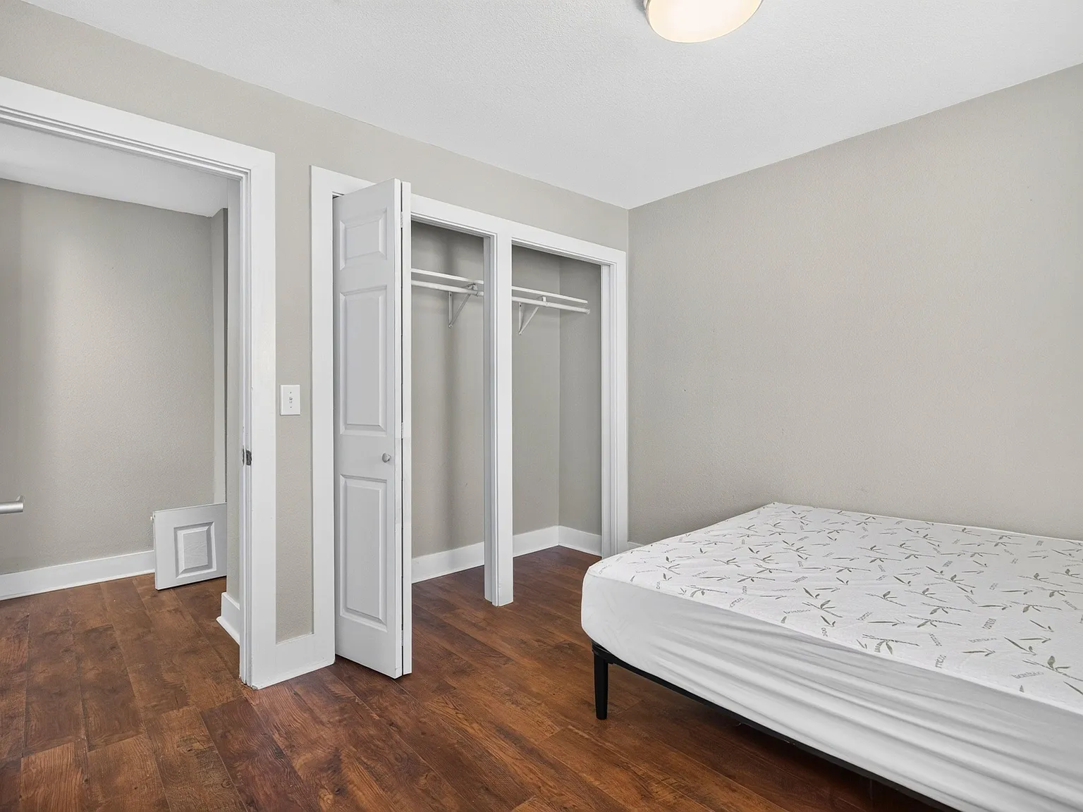 4 bed, 2.0 bath, 2500 sqft, $1,252 — Photo 1