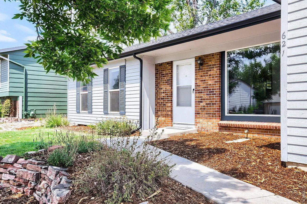 3 bed, 1250 sqft, $2,500 — Photo 3