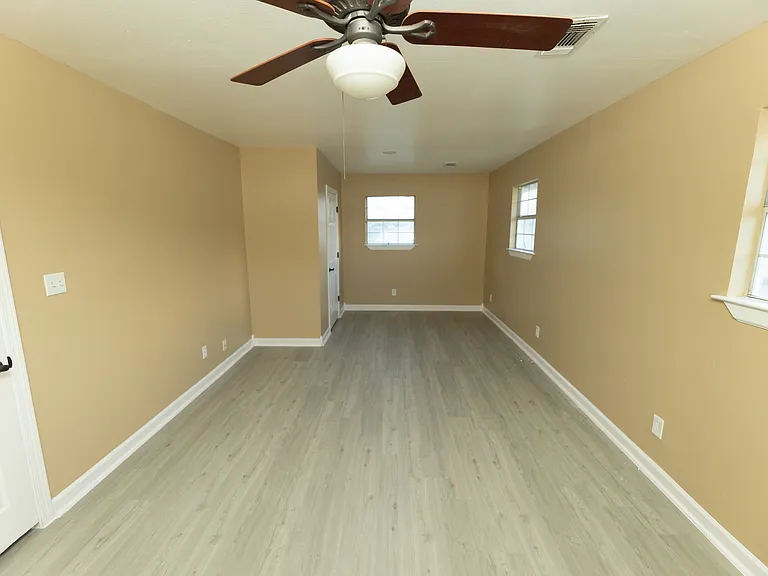 3637 Lamont St — Photo 7