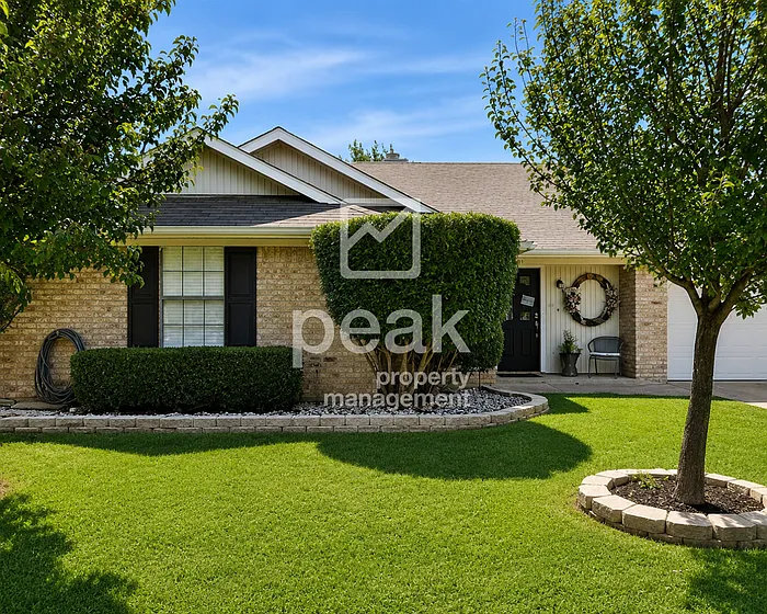 808 Santa Fe Trl — Photo 1