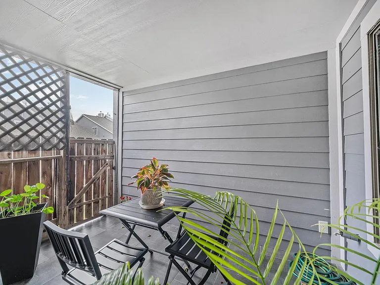 3831 Landmark Dr — Photo 14