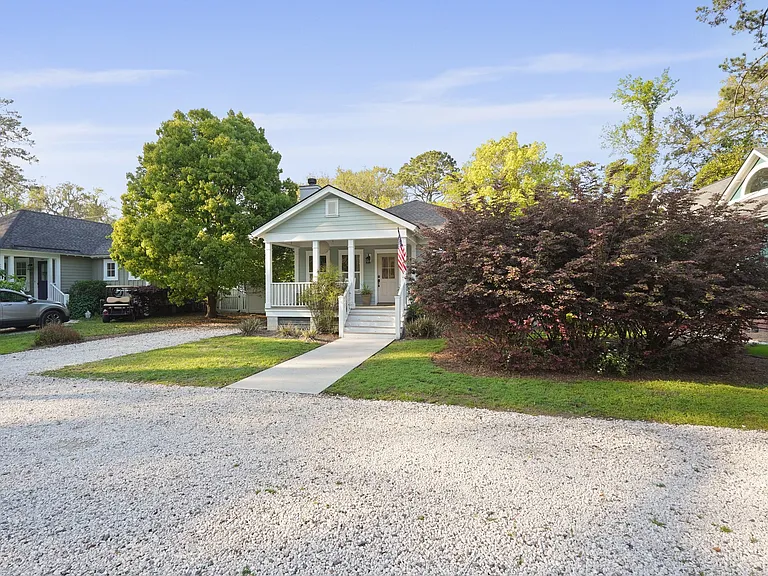 15 Government Rd — Photo 44