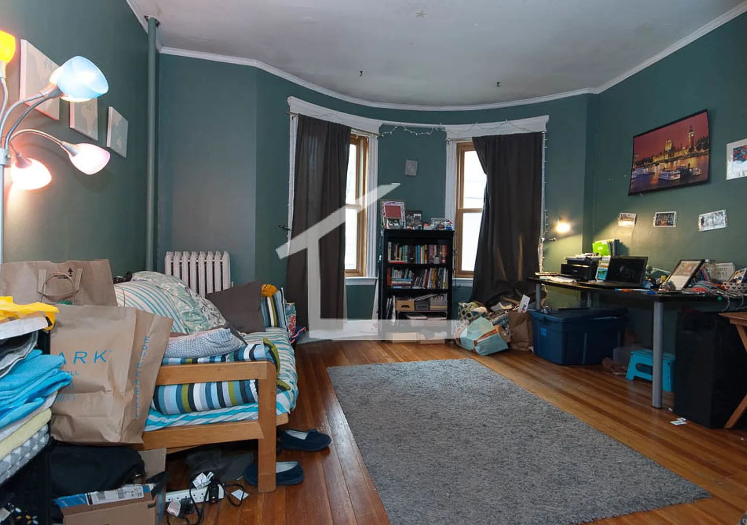 Charming 5 Bedroom-No Broker Fee — Photo 2