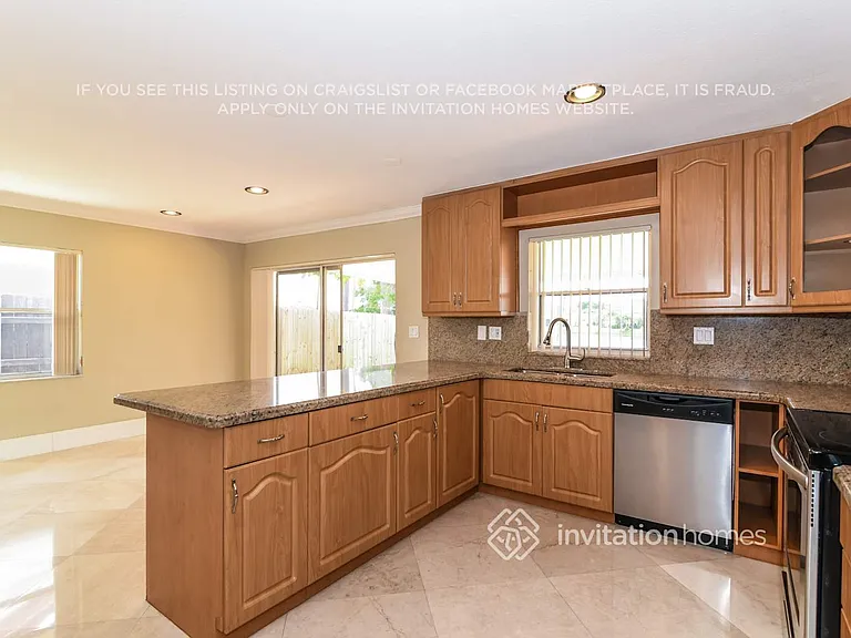 6731 SW 155th Ave — Photo 6