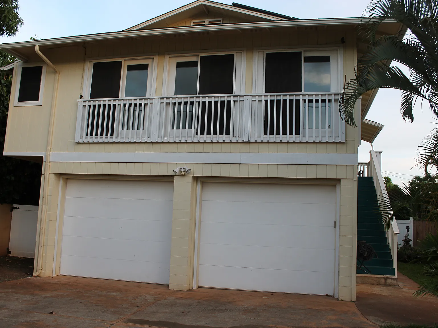 North Shore Living In Haleiwa In this 3 Bedroom Home — Photo 2