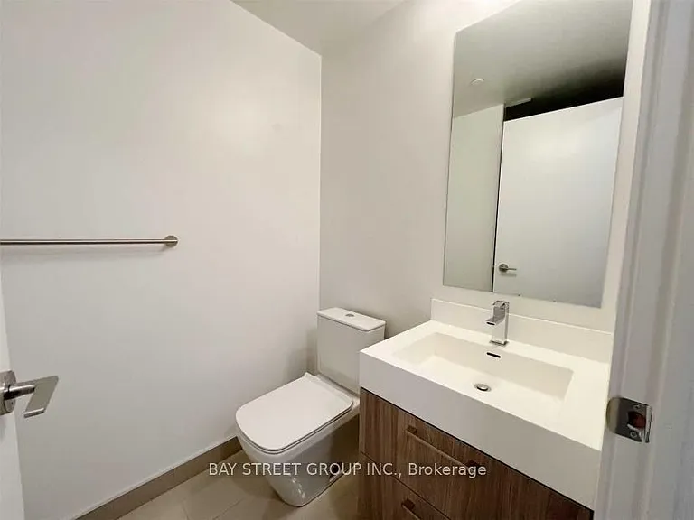 1 Yorkville Ave #2811 — Photo 14