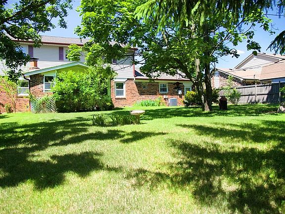 3rd image of 109 Creek View Dr