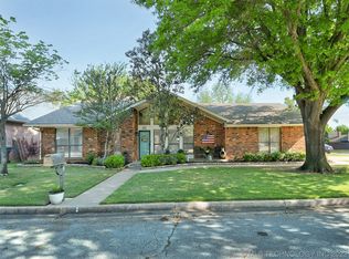 1 Sunset Ltd St, Ardmore, OK 73401