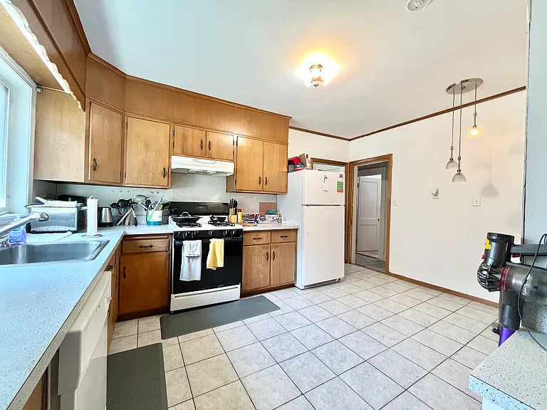 292 Foster St #2 — Photo 11