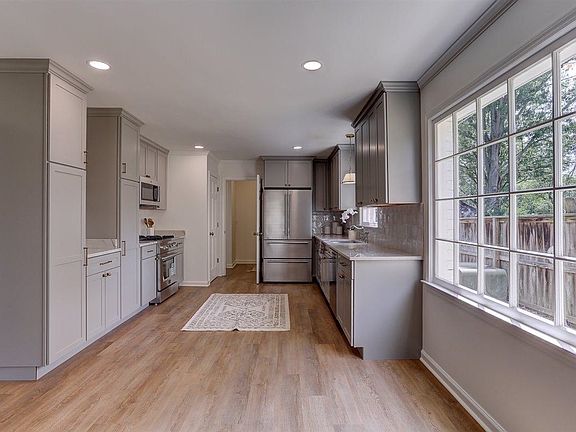 4th image of 8619 Pepper Bush Ln