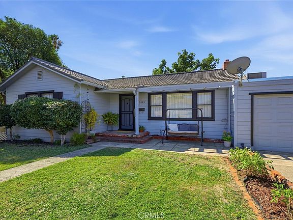 3rd image of 3055 Gawthorne Ave