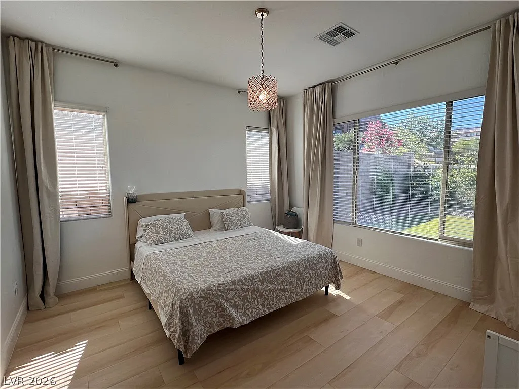 3 bed, 3.0 bath, 2152 sqft, $3,950 — Photo 3
