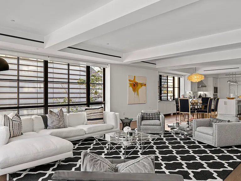 61 5th Ave #2 — Photo 32