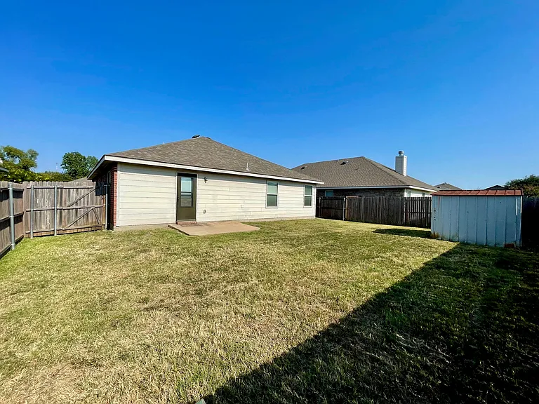 12737 Northern Pine Dr — Photo 17