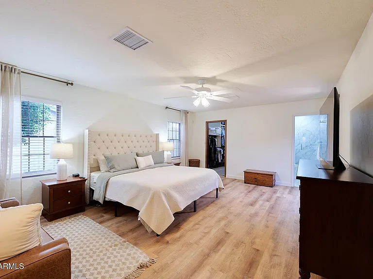1708 E Montebello Ave — Photo 17