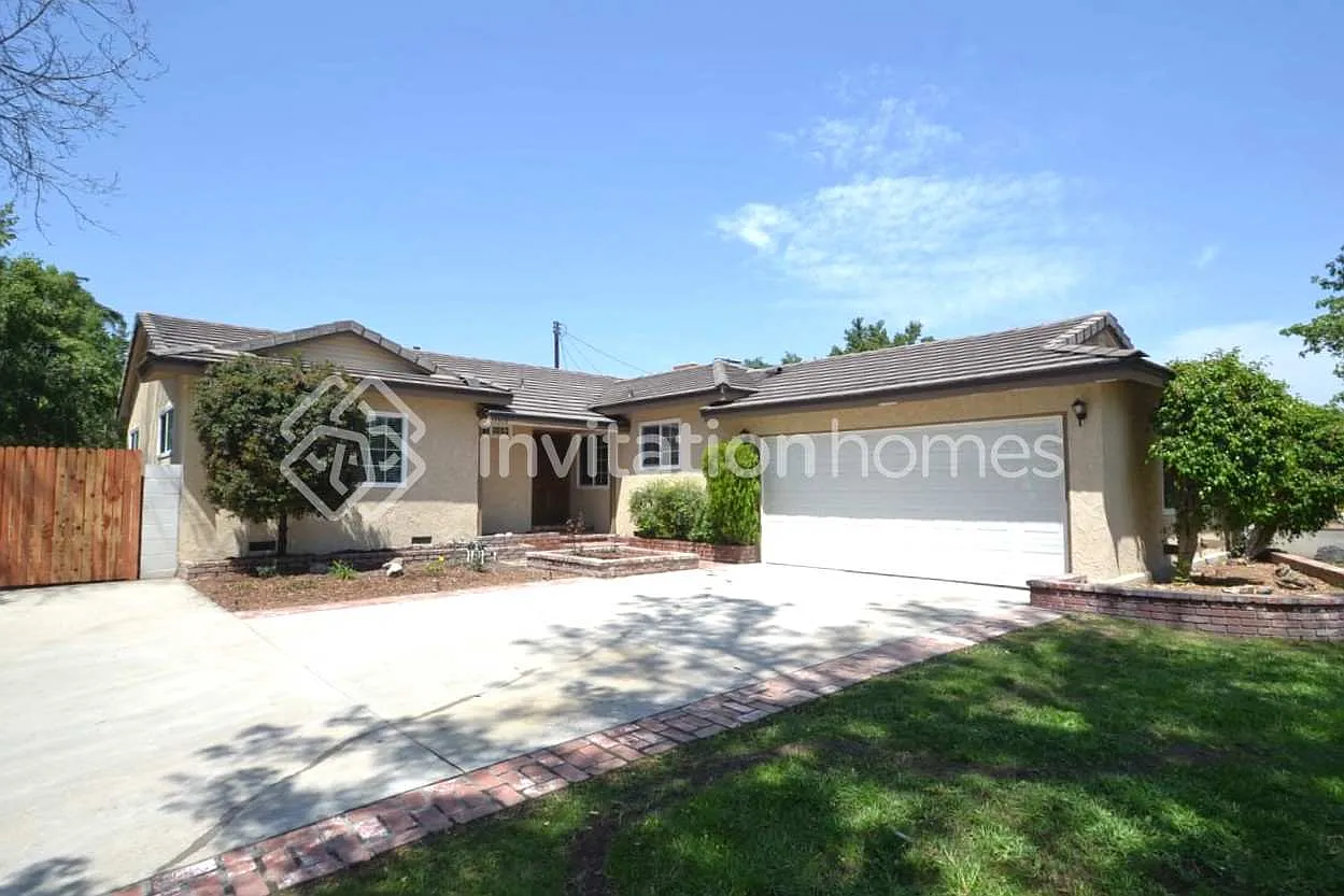 15309 Kingsbury St Mission Hills, CA 91345 — Photo 1